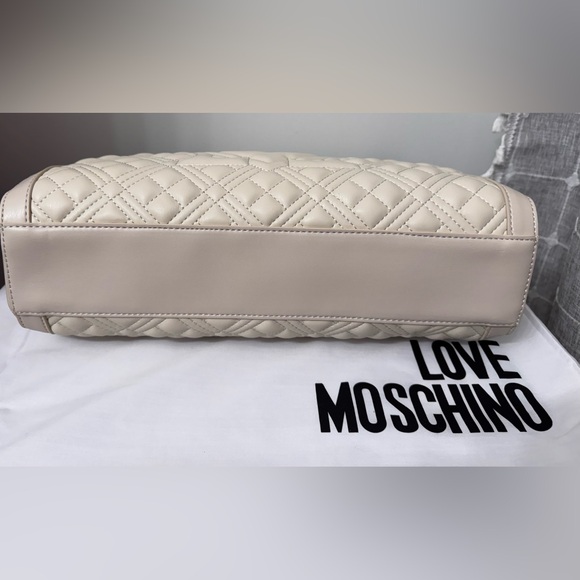 NWT Love Moschino Cream Quilted Borsa Tote & Gold Chain Handles(with dust bag) - Picture 13 of 16